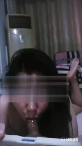 母狗人妻口的我欲仙欲死(附带母狗臭逼照片)