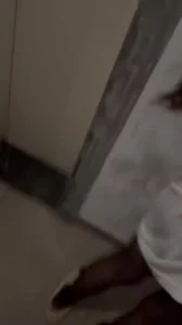 【原创】骚老婆半夜去车库